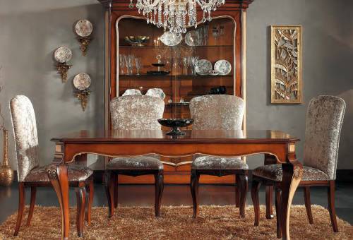 luxusní rustikální židle a stoly