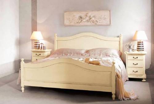 italské rustikální ložnice a postele